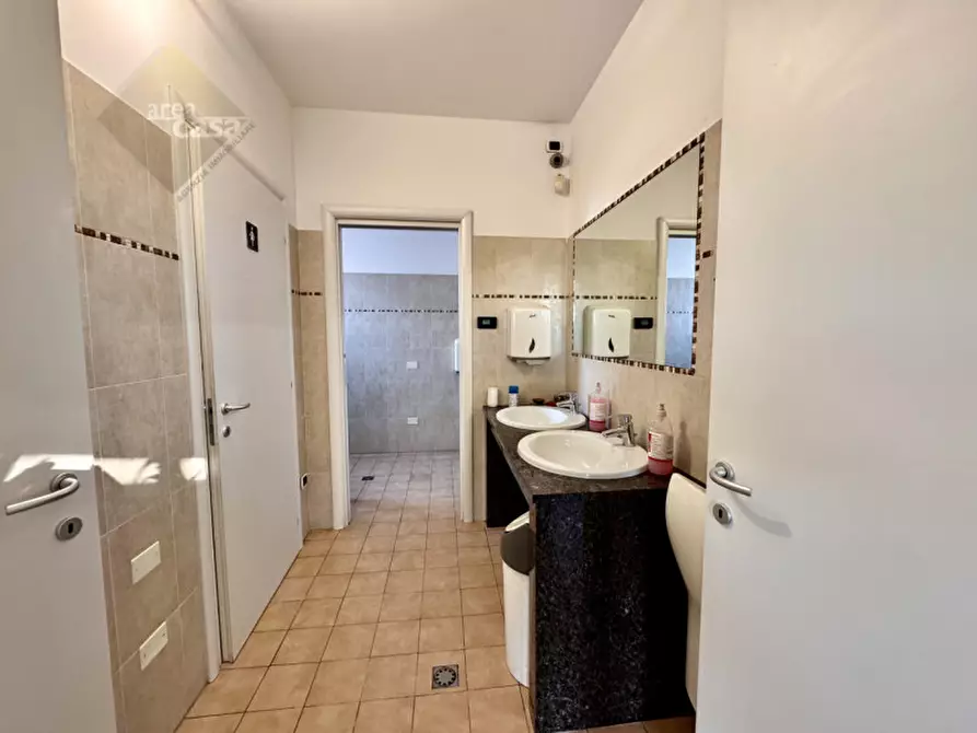 Immagine 7 di Attività commerciale in affitto  in Via Asiago a Cassola