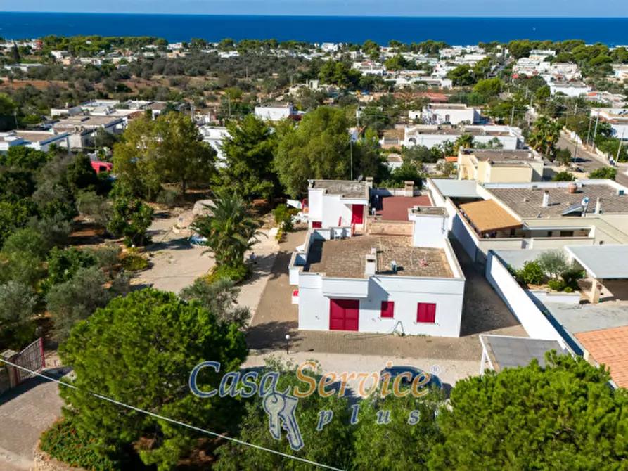 Immagine 1 di Villa in vendita  in Via Goffredo Mameli a Racale