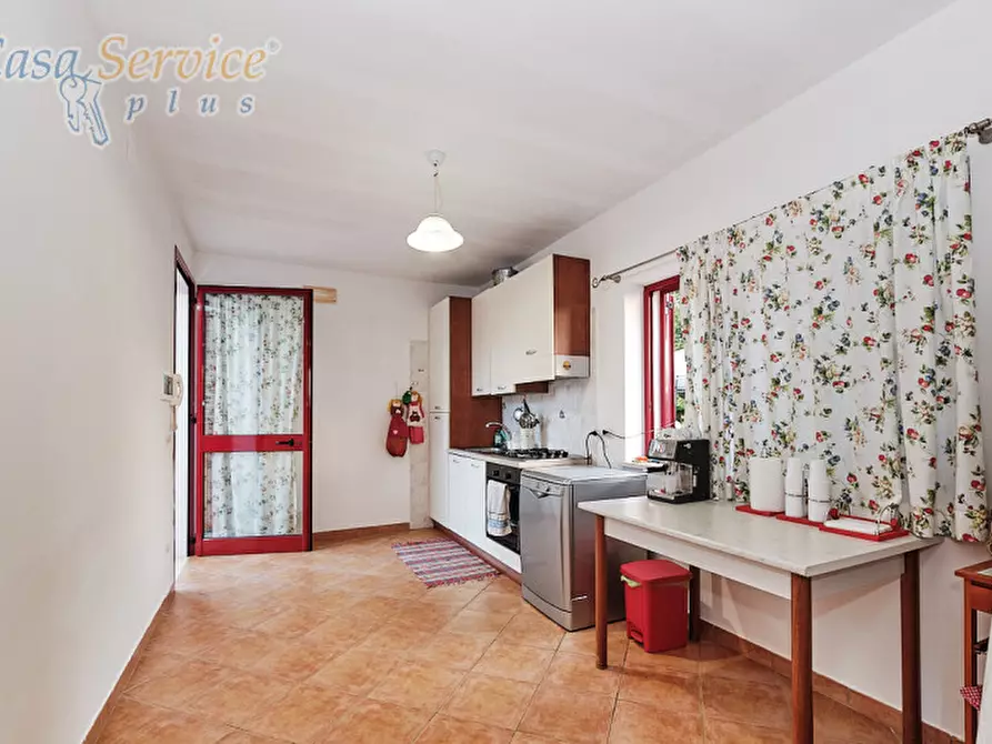 Immagine 25 di Villa in vendita  in Via Goffredo Mameli a Racale