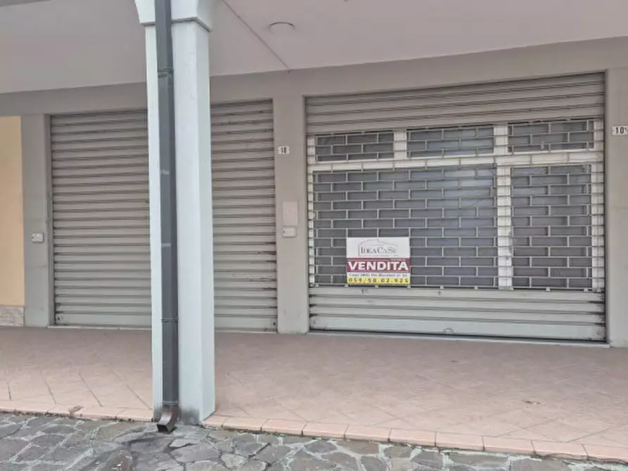 Immagine 1 di Negozio in vendita  in PIAZZA GIOVANNI XXIII 10 a Novi Di Modena