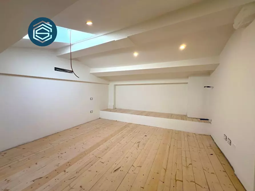 Immagine 10 di Appartamento in vendita  in Via Tredici Martiri 96 a Campi Bisenzio