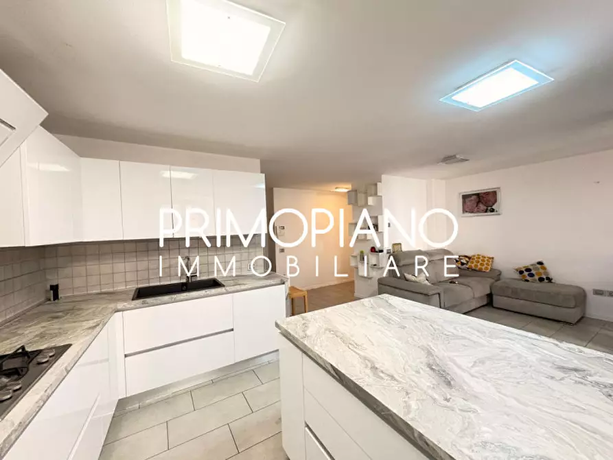 Immagine 4 di Appartamento in vendita  in Via Roma a Vallelaghi