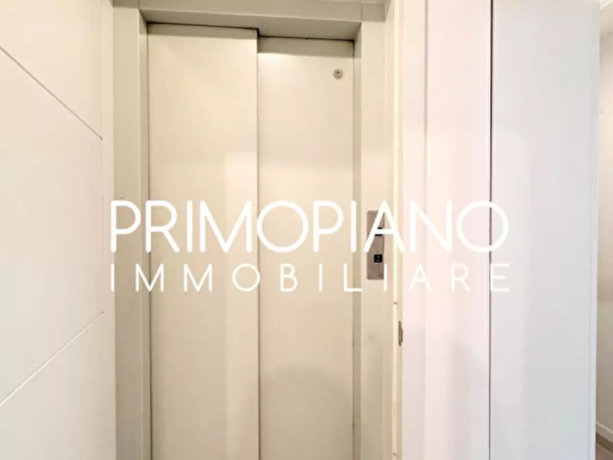 Immagine 15 di Appartamento in vendita  in Via Roma a Vallelaghi