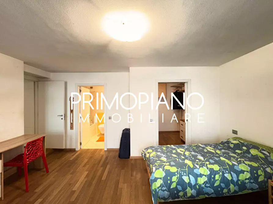 Immagine 26 di Appartamento in vendita  in Via Roma a Vallelaghi