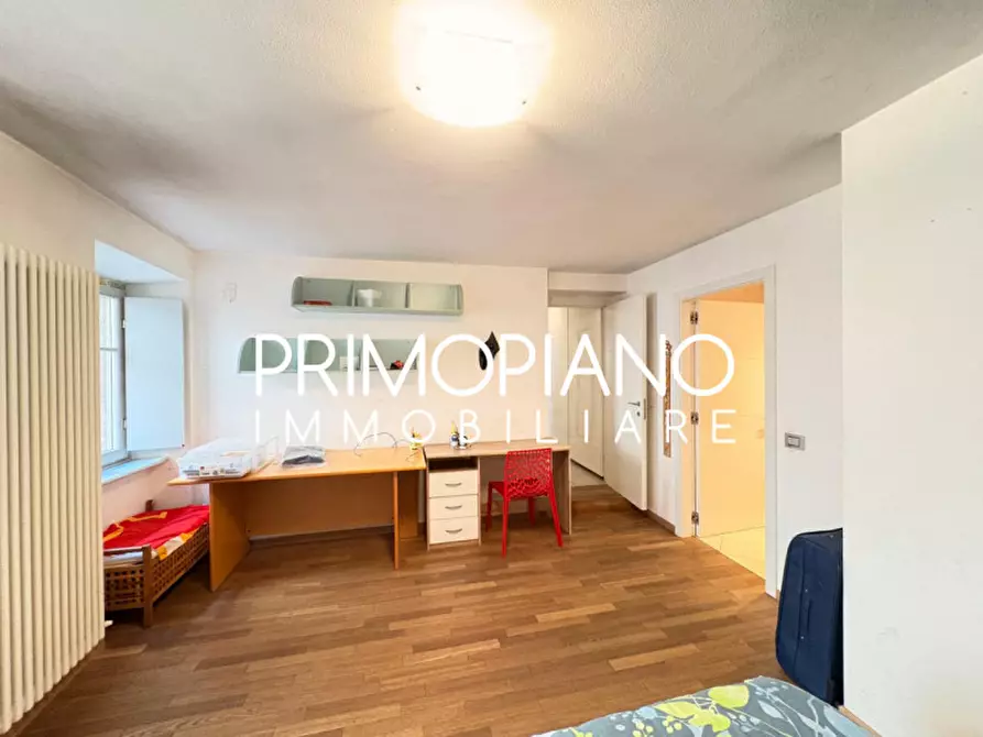 Immagine 27 di Appartamento in vendita  in Via Roma a Vallelaghi