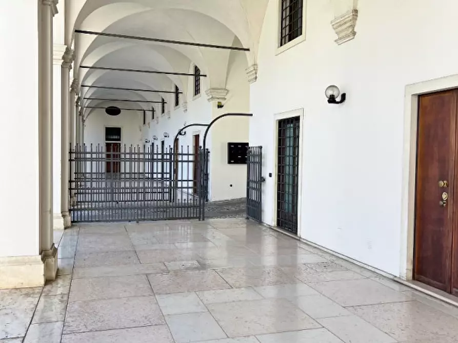 Immagine 3 di Appartamento in vendita  in Contrà Santa Caterina, a Vicenza