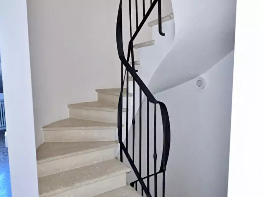 Immagine 4 di Appartamento in vendita  in Contrà Santa Caterina, a Vicenza