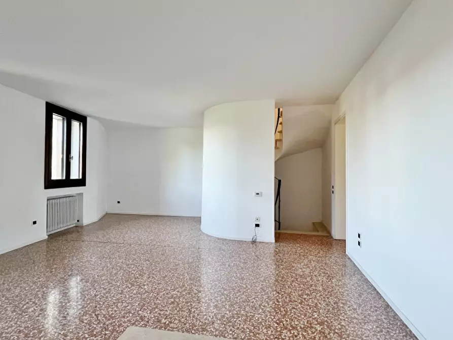 Immagine 5 di Appartamento in vendita  in Contrà Santa Caterina, a Vicenza