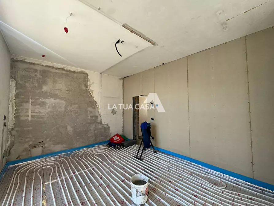 Immagine 1 di Appartamento in vendita  a Villafranca Di Verona