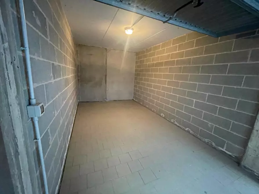 Immagine 2 di Garage in vendita  in Via Salvo D'Acquisto a San Lazzaro Di Savena