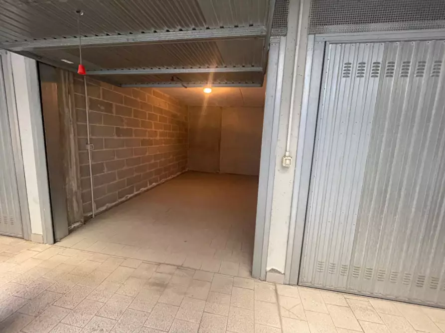 Immagine 5 di Garage in vendita  in Via Salvo D'Acquisto a San Lazzaro Di Savena