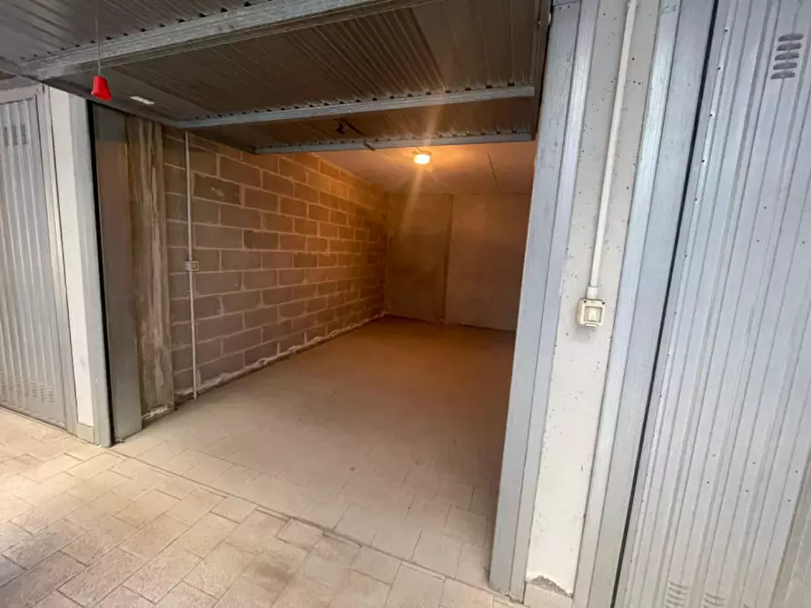Immagine 6 di Garage in vendita  in Via Salvo D'Acquisto a San Lazzaro Di Savena