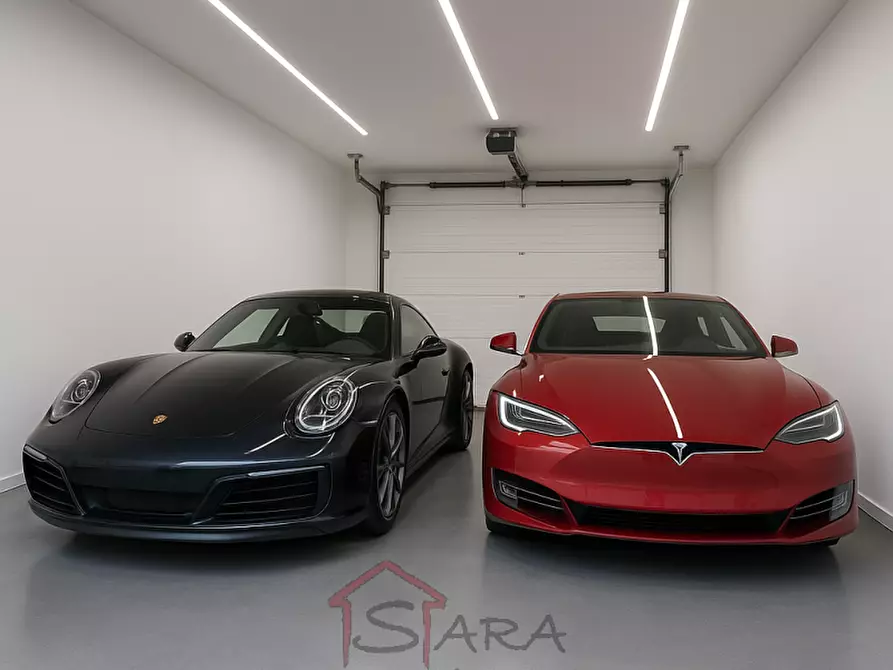 Immagine 3 di Garage in vendita  in Via San Fermo a Padova