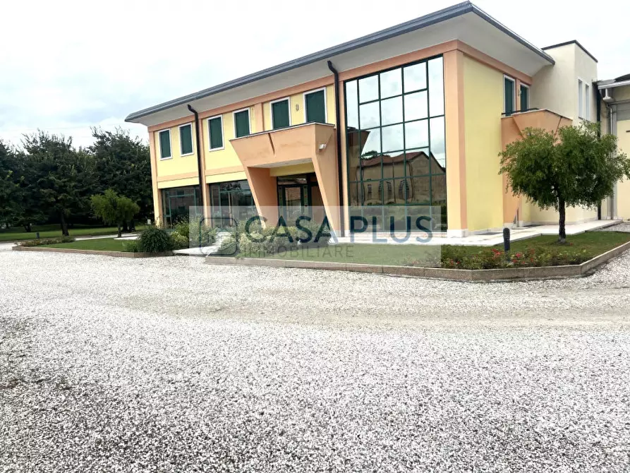 Immagine 1 di Capannone industriale in affitto  a Tezze Sul Brenta