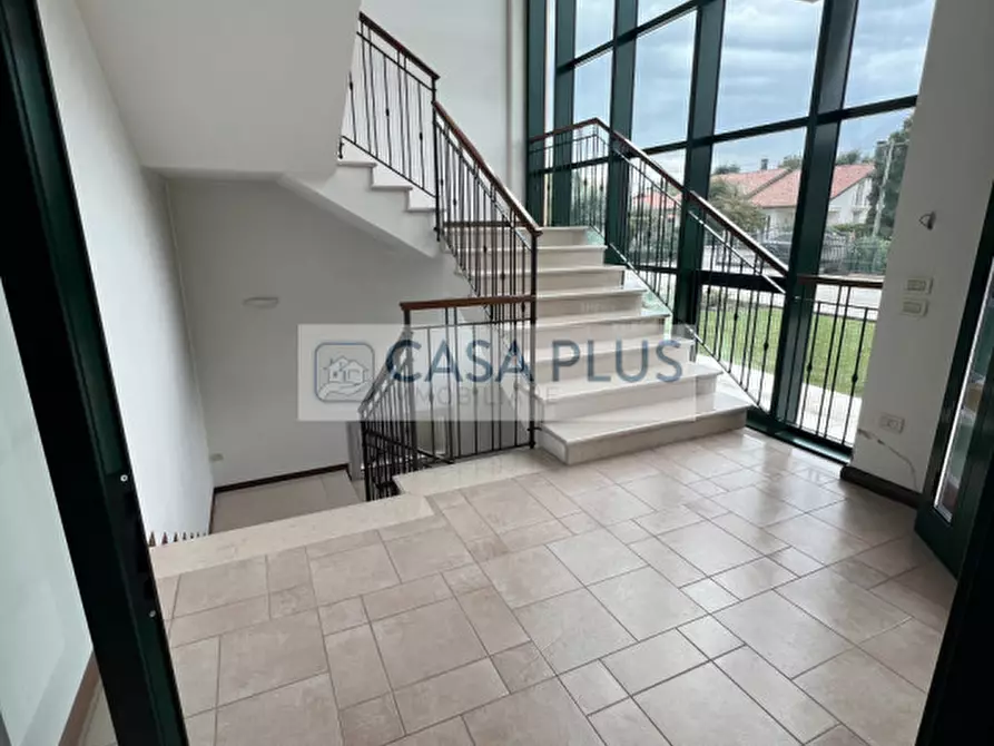 Immagine 8 di Capannone industriale in affitto  a Tezze Sul Brenta