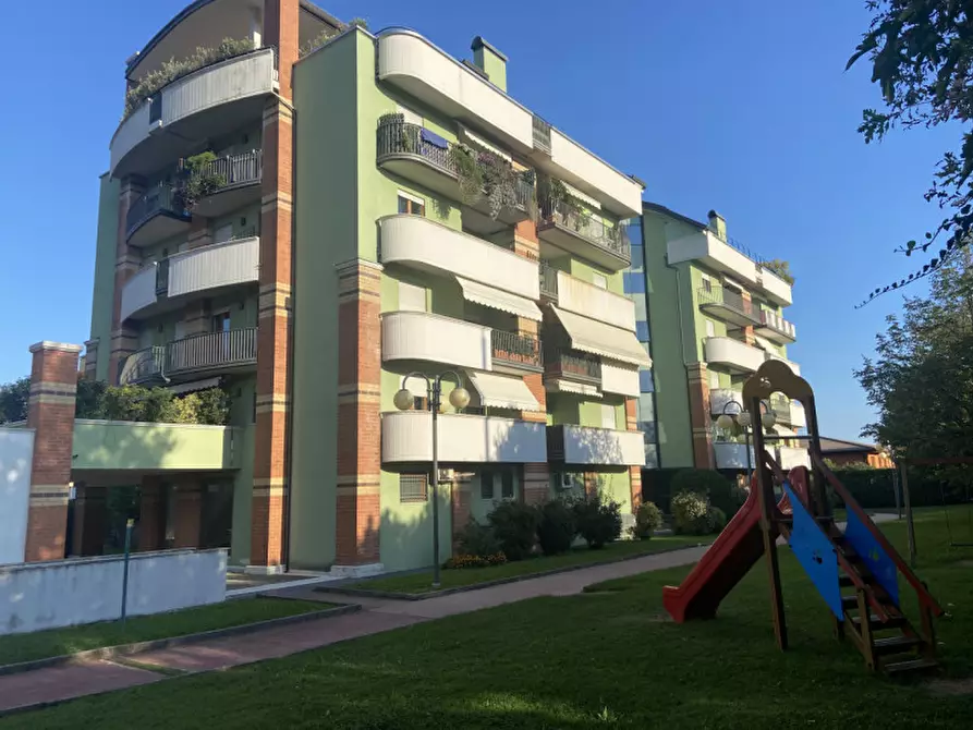 Immagine 19 di Appartamento in vendita  in via largo g perlasca a Bassano Del Grappa