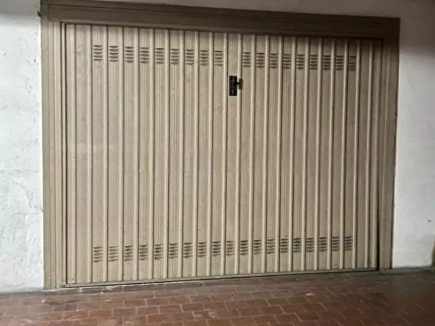 Immagine 1 di Garage in vendita  in Via Antonio Soster a Este