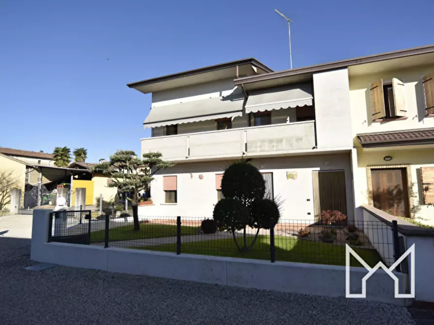 Immagine 4 di Casa bifamiliare in vendita  a Loria