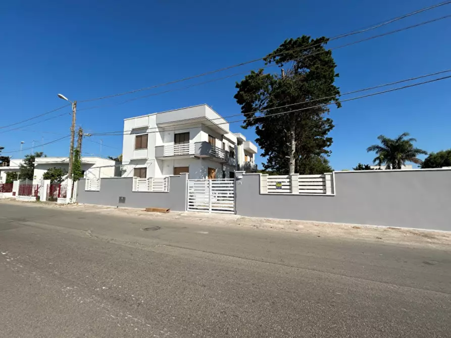 Immagine 2 di Appartamento in vendita  in VIA SQUINZANO, 64 a Squinzano