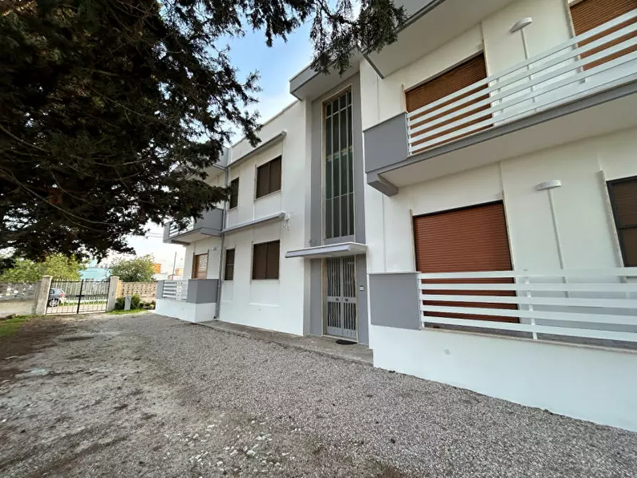 Immagine 17 di Appartamento in vendita  in VIA SQUINZANO, 64 a Squinzano