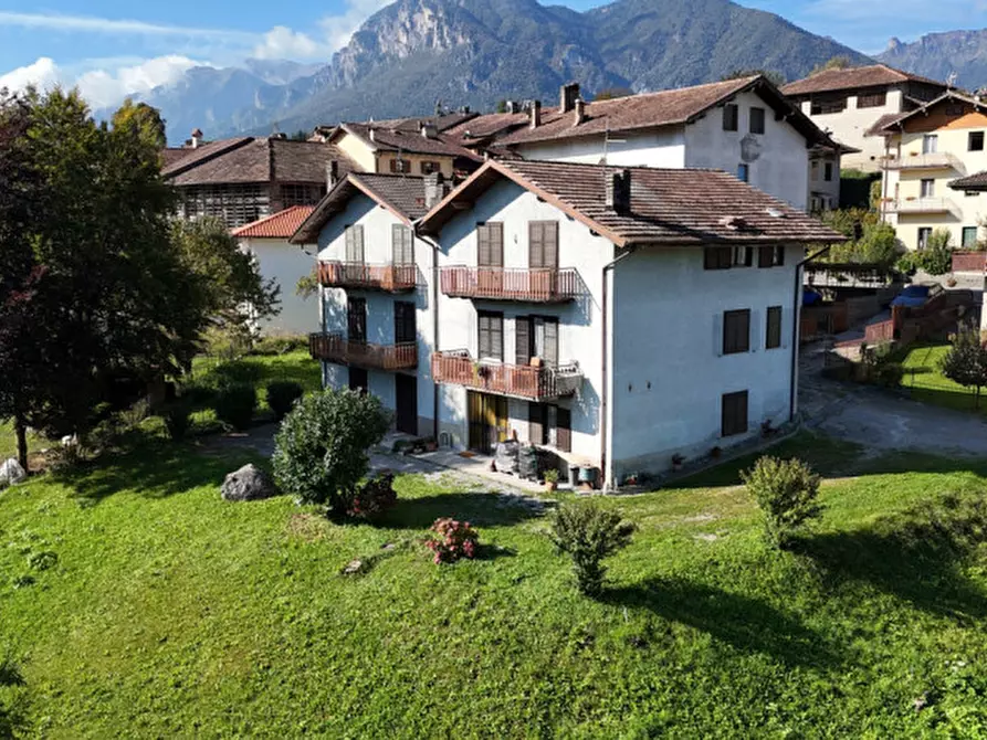 Immagine 1 di Villetta a schiera in vendita  a Fiave'