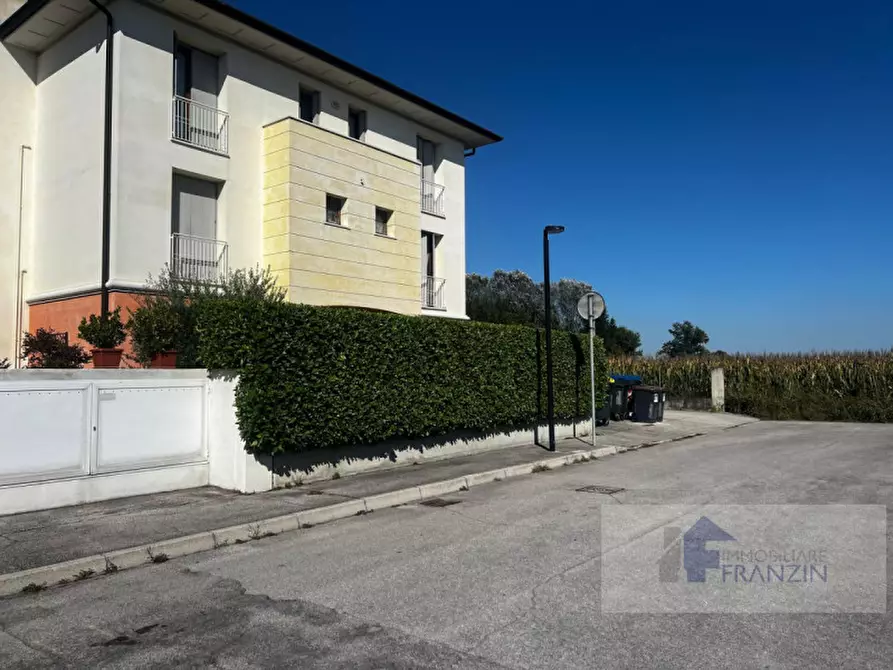 Immagine 1 di Garage in vendita  in VIA ANTONIO GRAMSCI 37 a Meolo