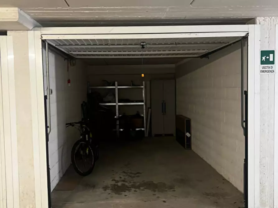 Immagine 10 di Garage in vendita  in VIA ANTONIO GRAMSCI 37 a Meolo