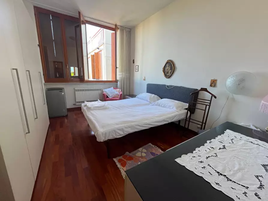 Immagine 6 di Appartamento in vendita  a Senigallia