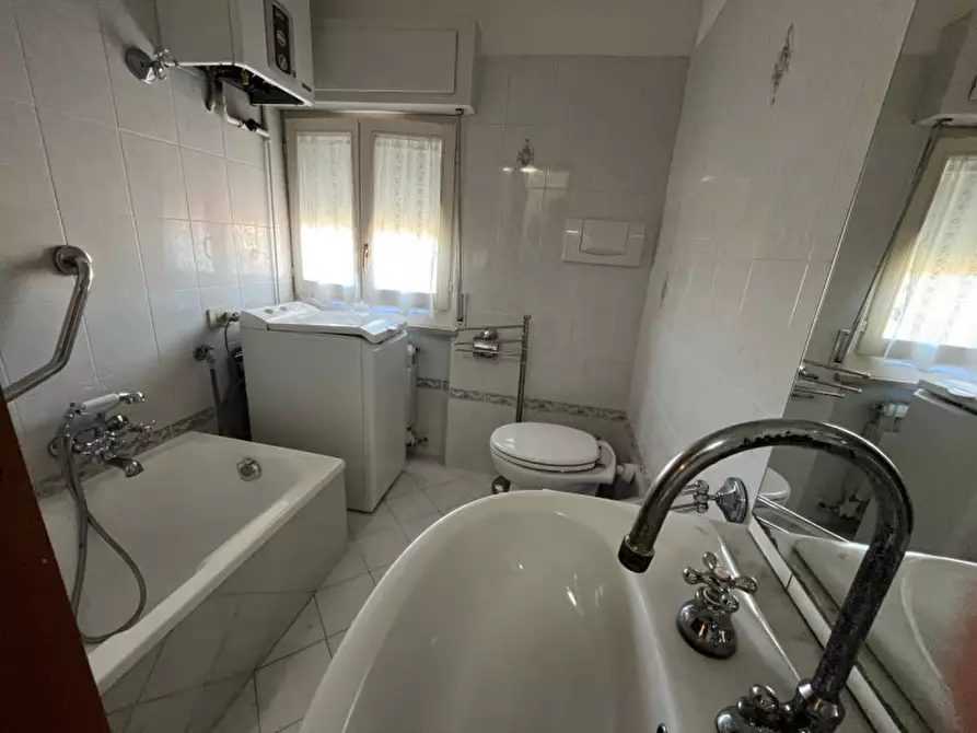 Immagine 7 di Appartamento in vendita  a Senigallia