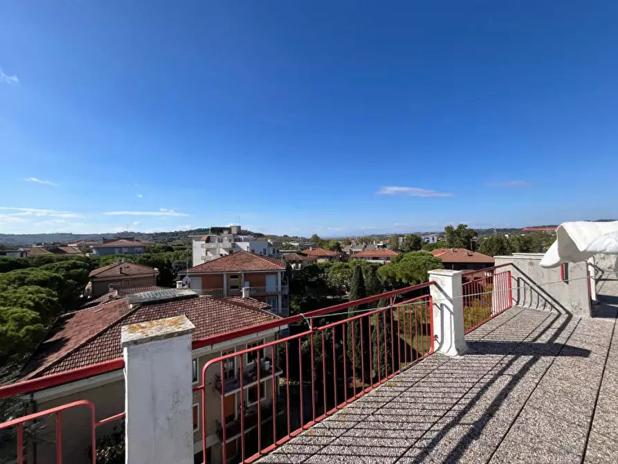 Immagine 17 di Appartamento in vendita  a Senigallia