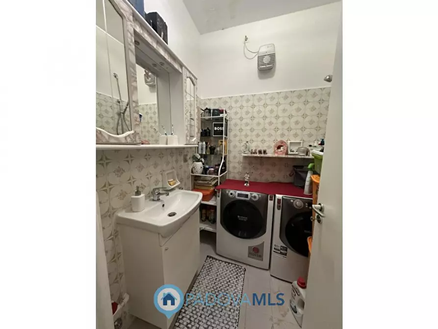 Immagine 53 di Appartamento in vendita  in Via Antonio Tonzig, 19 a Padova