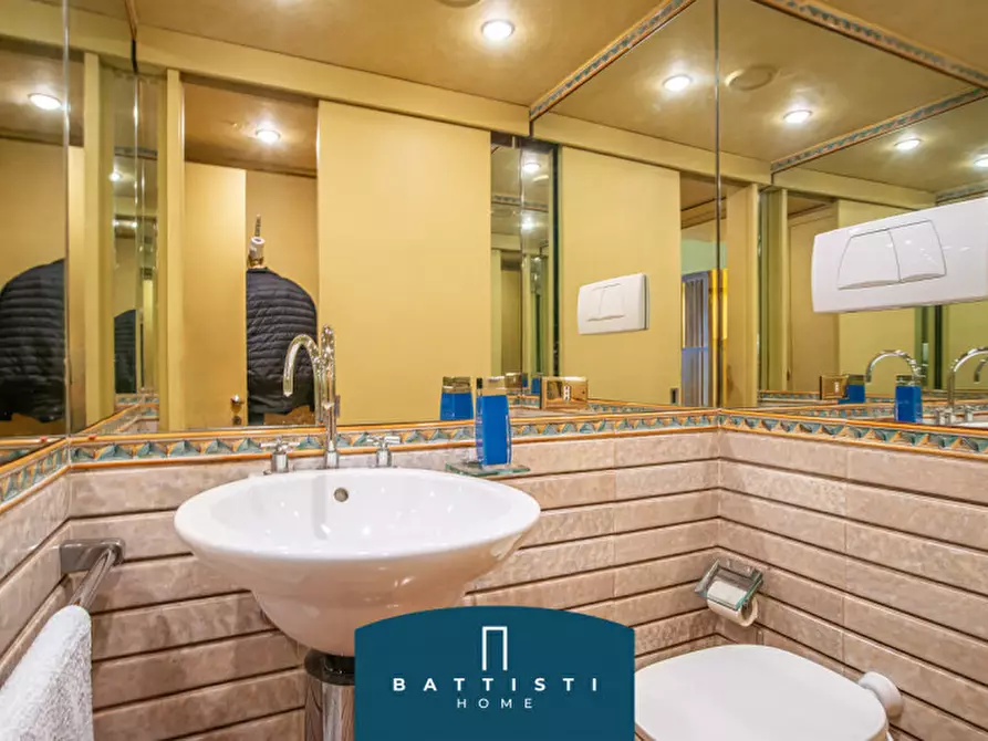 Immagine 22 di Appartamento in vendita  in Via Boncompagni a Roma