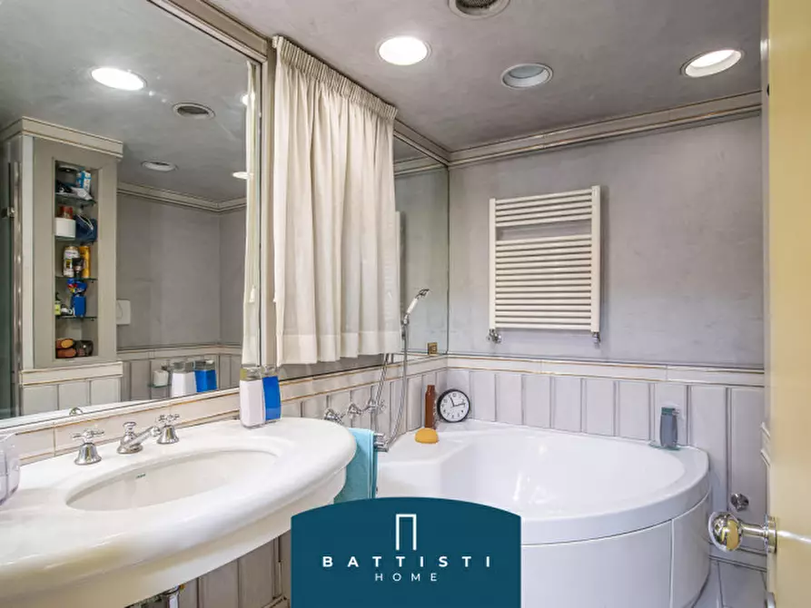 Immagine 24 di Appartamento in vendita  in Via Boncompagni a Roma