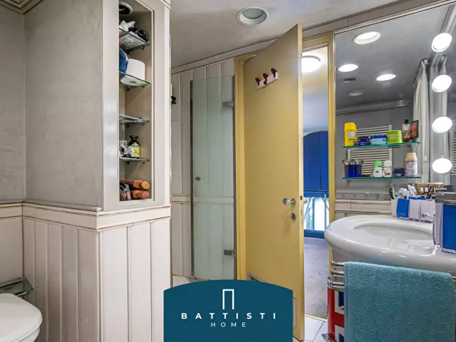 Immagine 25 di Appartamento in vendita  in Via Boncompagni a Roma