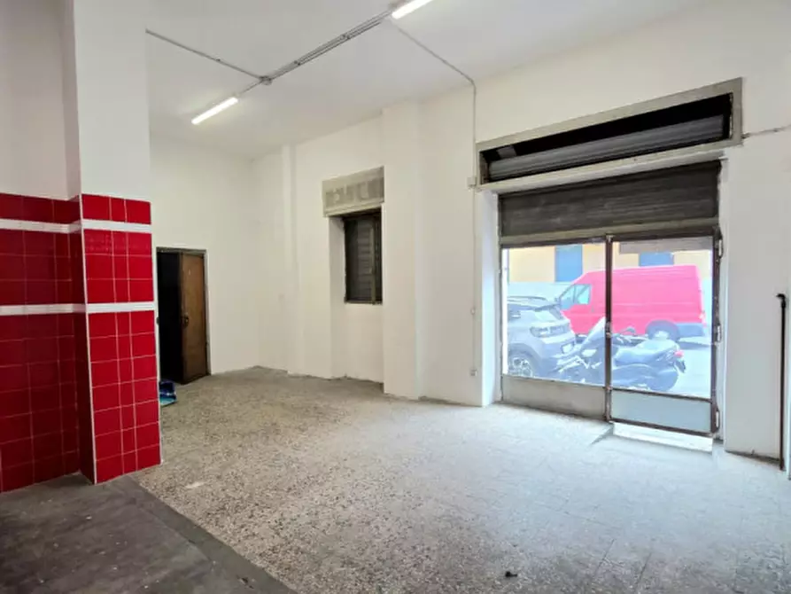 Immagine 5 di Negozio in vendita  in Via Salerno angolo Via Urbino a Torino