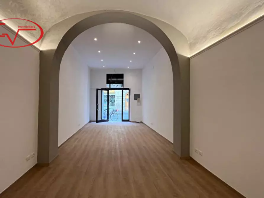 Immagine 4 di Negozio in vendita  in via roma a Montevarchi