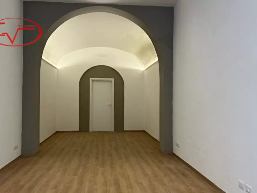 Immagine 5 di Negozio in vendita  in via roma a Montevarchi