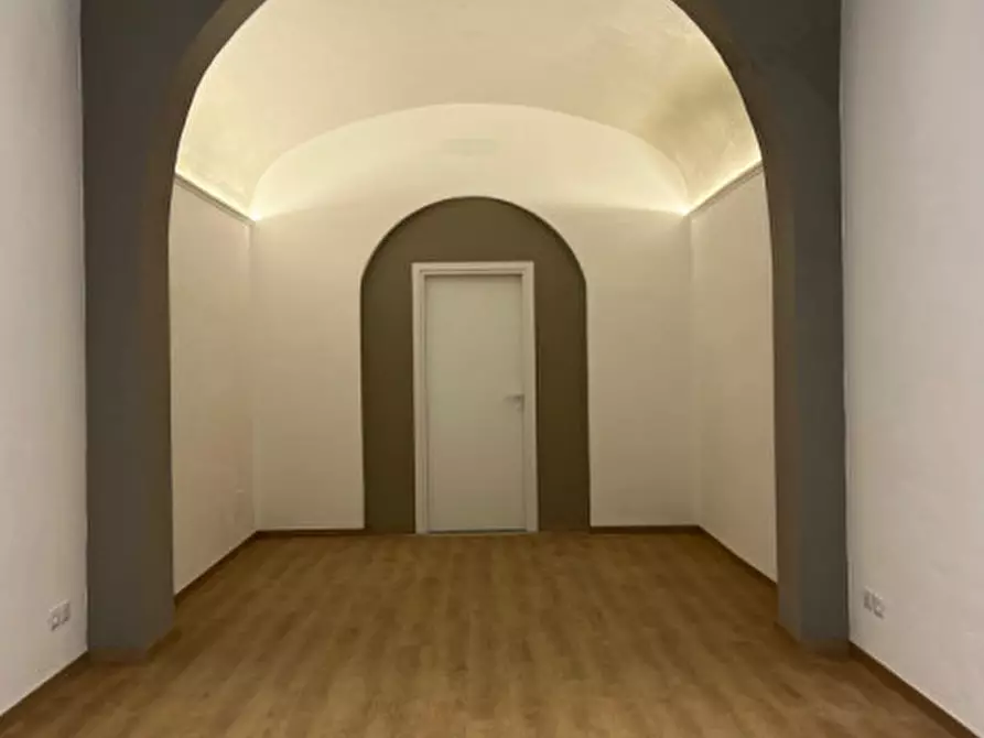 Immagine 6 di Negozio in vendita  in via roma a Montevarchi