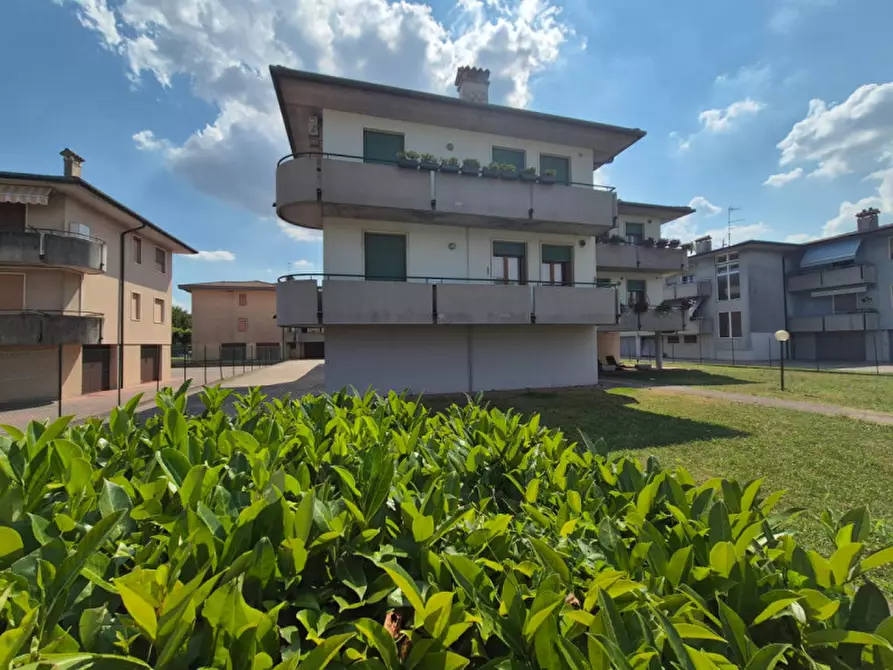 Immagine 1 di Appartamento in vendita  in via pietro dalla torre a Lonigo