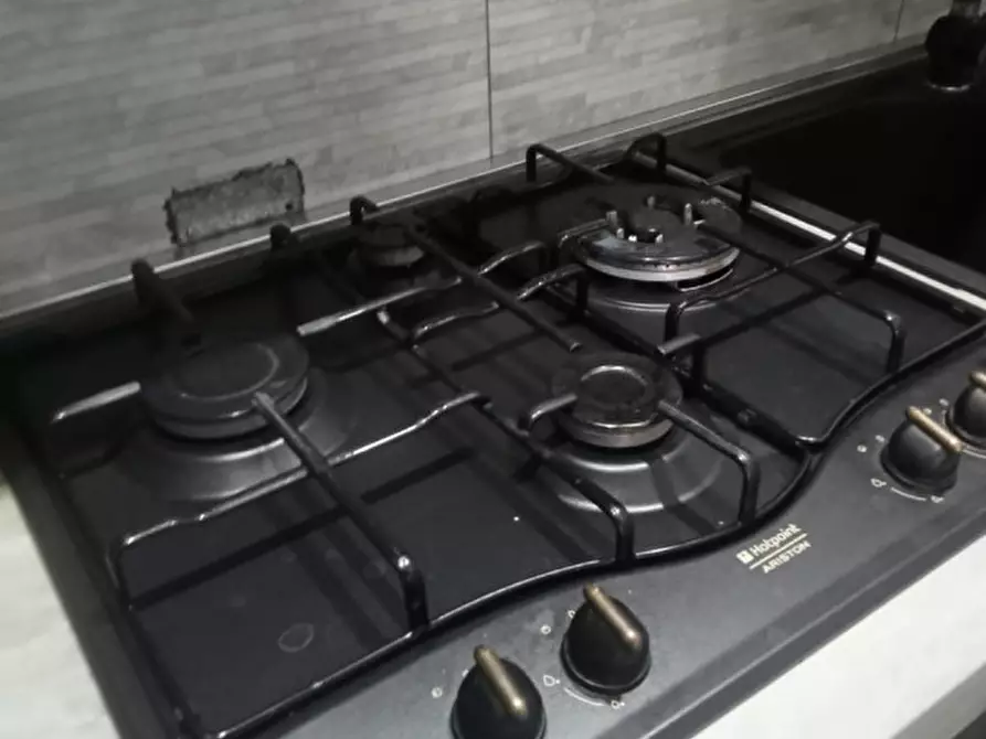 Immagine 9 di Camera in affitto  in Via Giustiniano 133 a Napoli