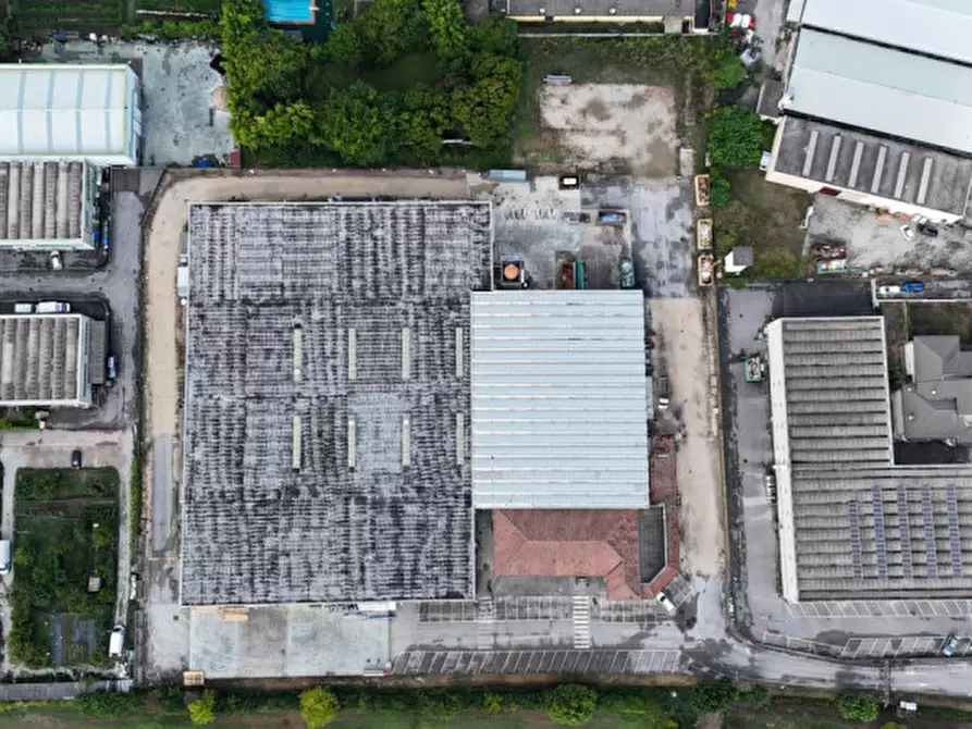 Immagine 9 di Capannone industriale in vendita  a Torreglia