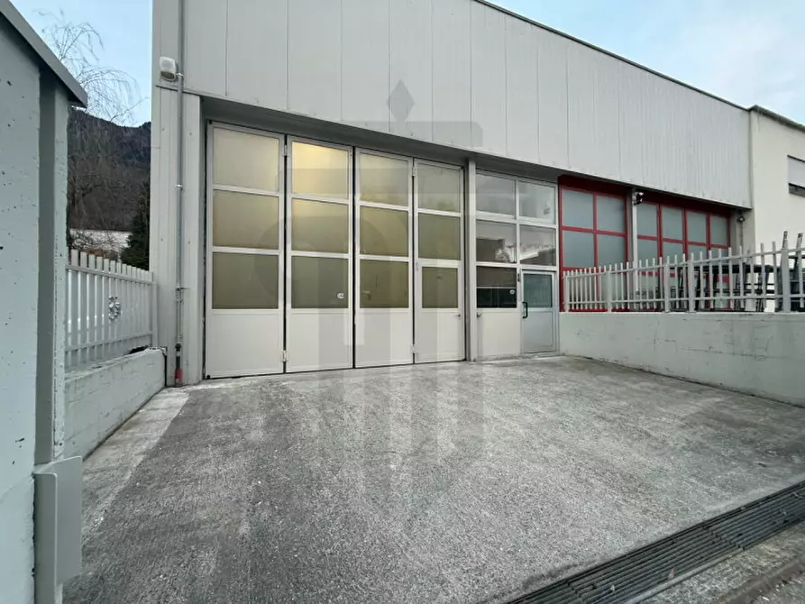 Immagine 1 di Capannone industriale in affitto  in Zona Produttiva Vurza - Gewerbezone Wurzer a Laives .Leifers.