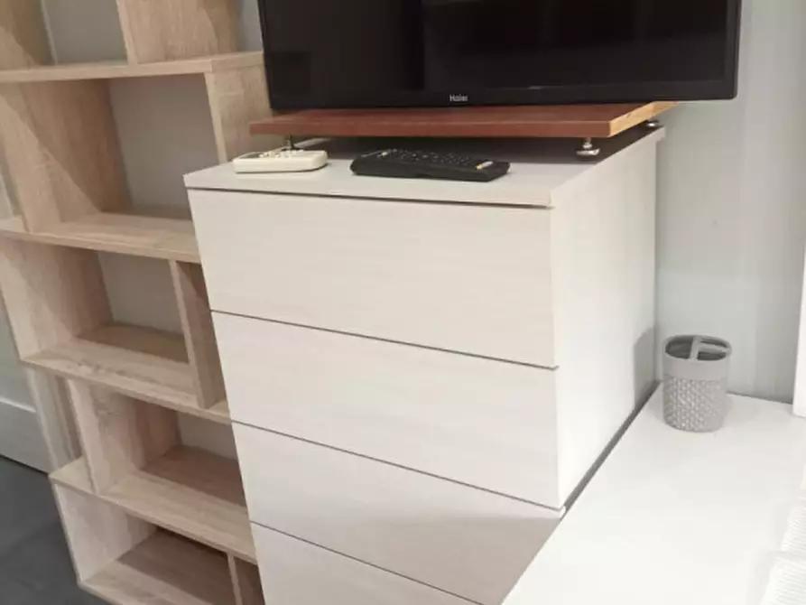 Immagine 9 di Camera in affitto  in Via Giustiniano a Napoli