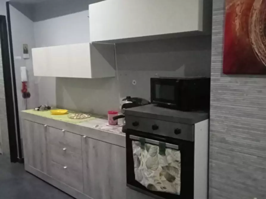 Immagine 32 di Camera in affitto  in Via Giustiniano a Napoli