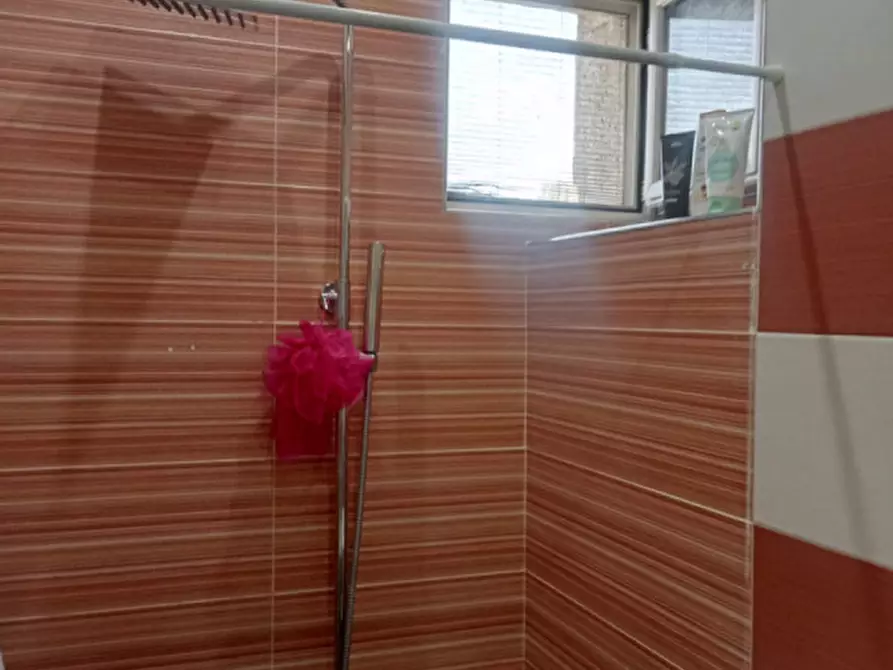 Immagine 51 di Camera in affitto  in Via Giustiniano a Napoli