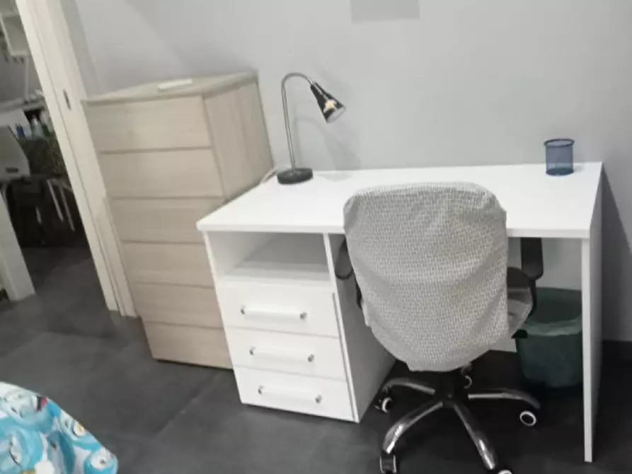 Immagine 60 di Camera in affitto  in Via Giustiniano a Napoli