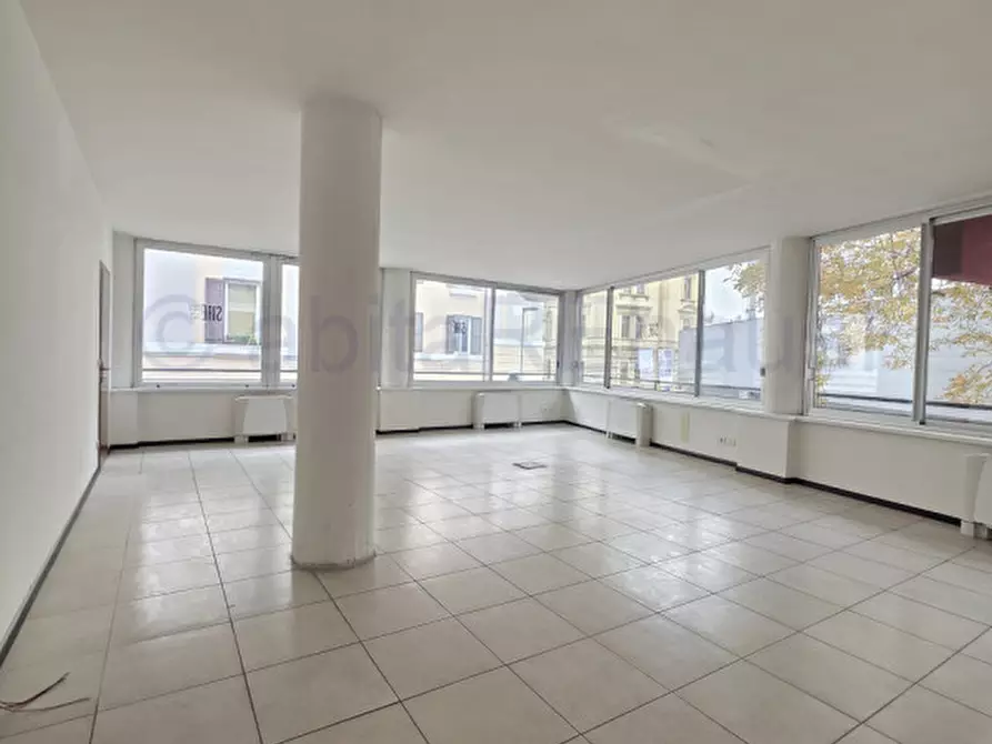 Immagine 3 di Ufficio in affitto  in Via Francesco Crispi - Francesco-Crispi-Straße a Bolzano