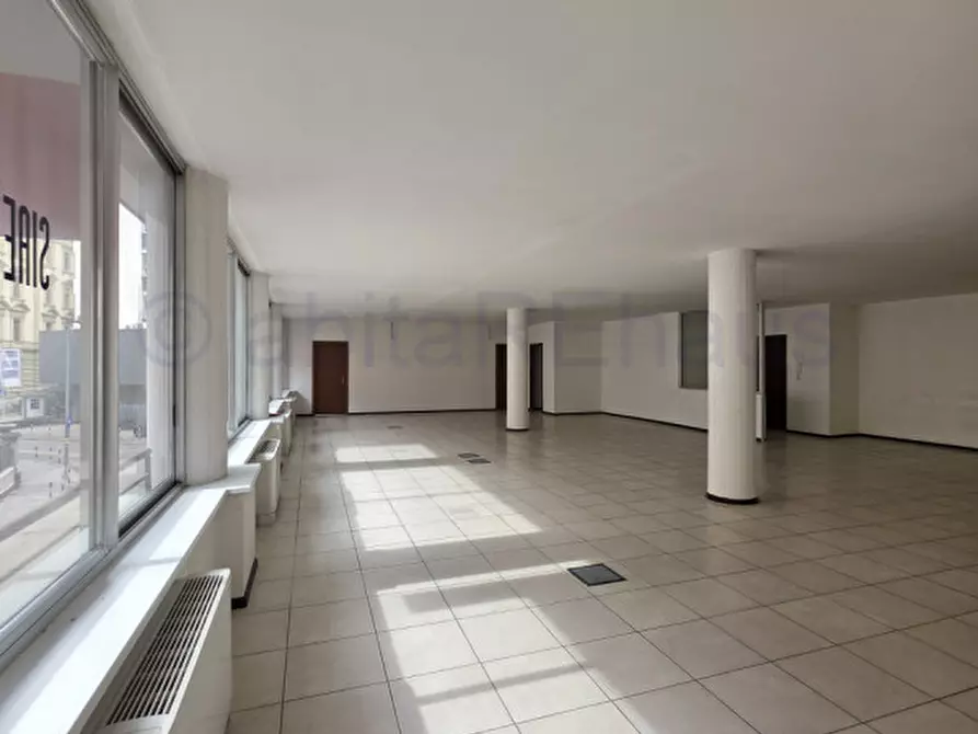 Immagine 6 di Ufficio in affitto  in Via Francesco Crispi - Francesco-Crispi-Straße a Bolzano