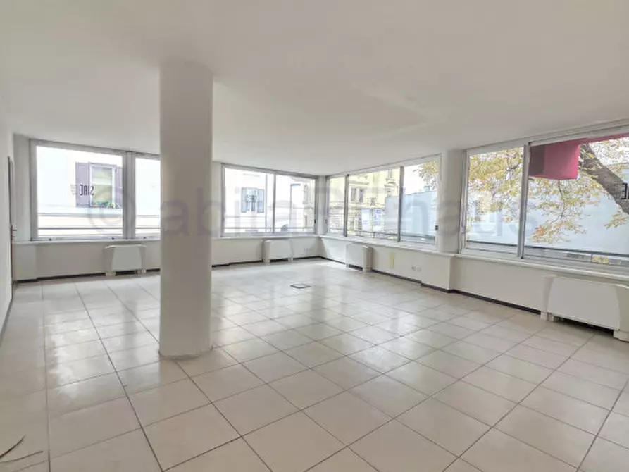 Immagine 8 di Ufficio in affitto  in Via Francesco Crispi - Francesco-Crispi-Straße a Bolzano