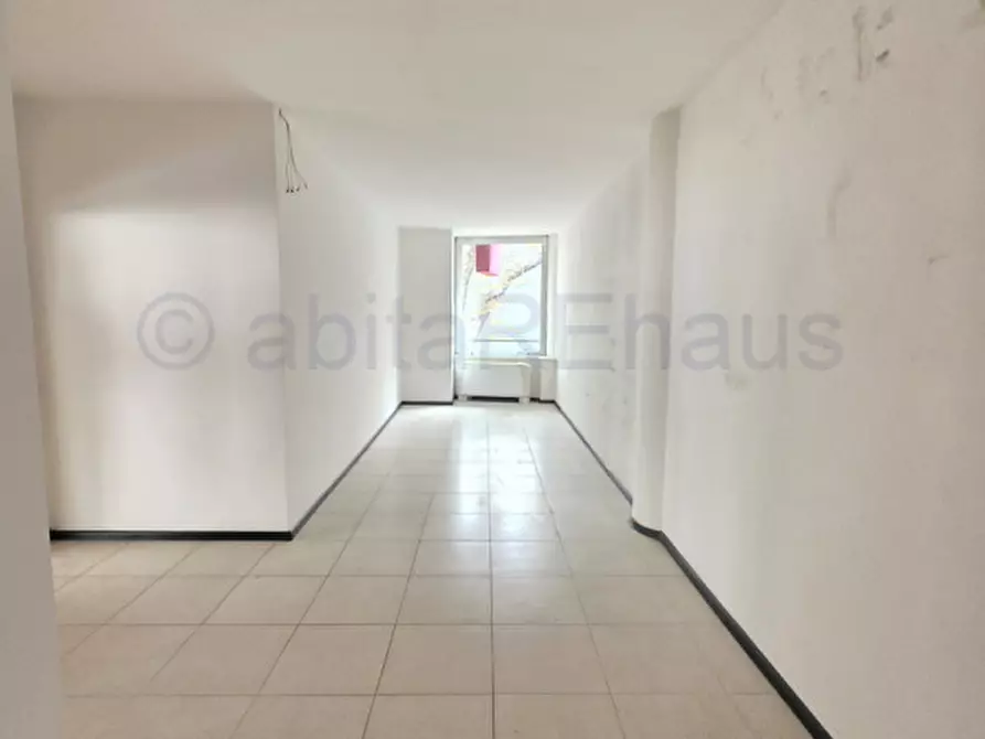 Immagine 9 di Ufficio in affitto  in Via Francesco Crispi - Francesco-Crispi-Straße a Bolzano